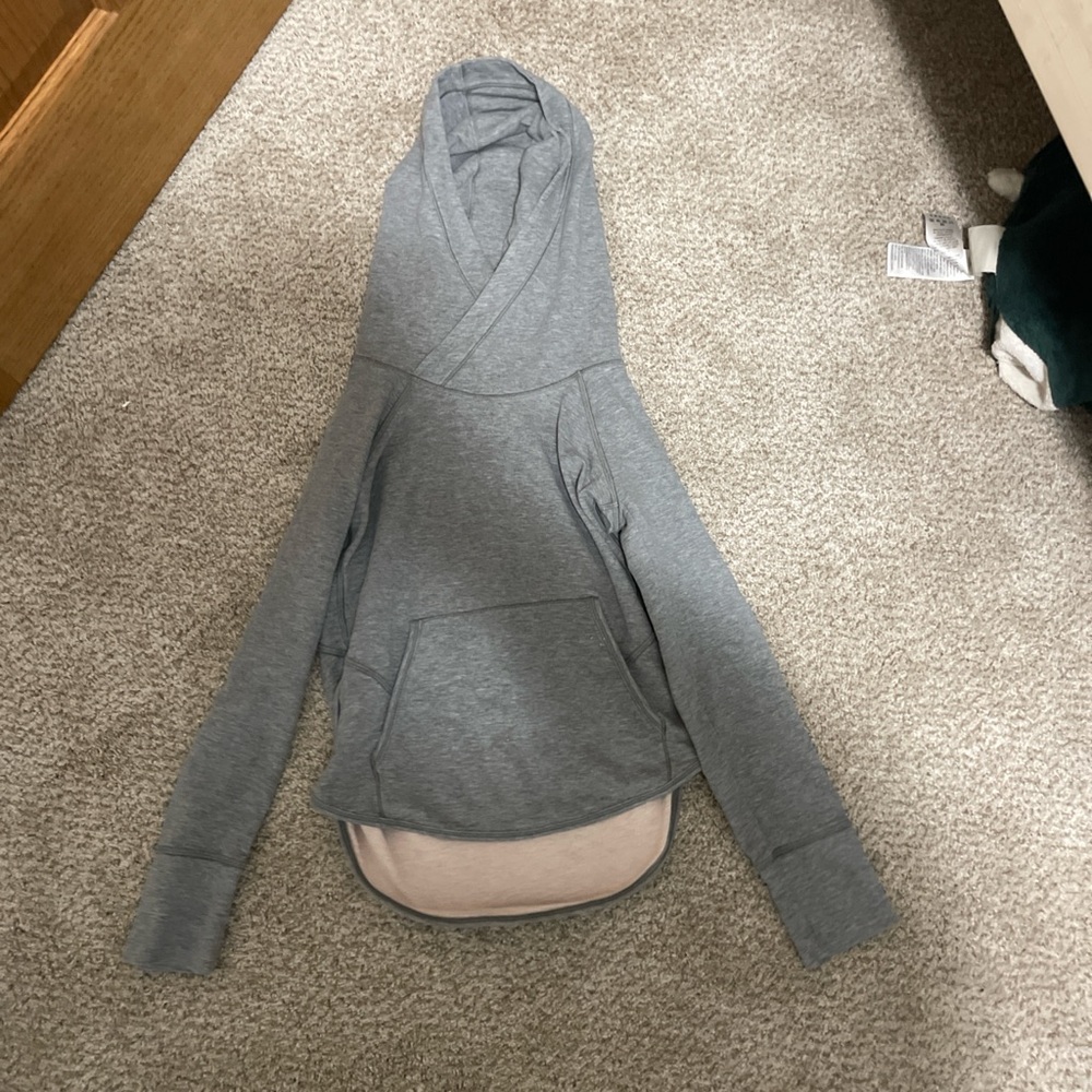 Lululemon Athletica Gray Long Sleeve Wrap Hoodie. Women’s small or medium